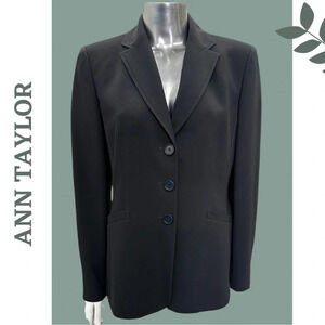 Ann Taylor Black Blazer Single
Breasted 3  Button Lined Jkt Notch
Collar Size 8
